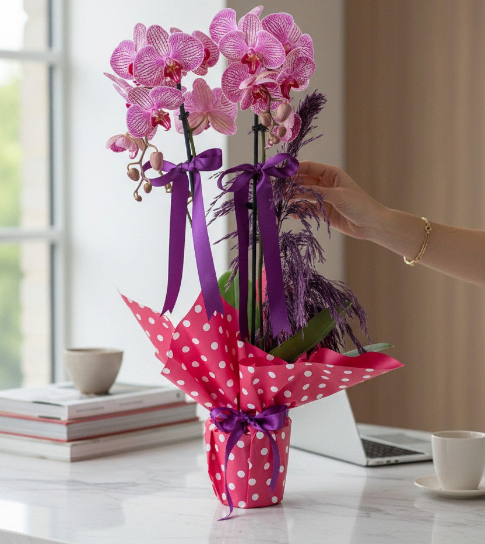 Kırçıllı Fuşya Orkide Aranjmanı İki Dal