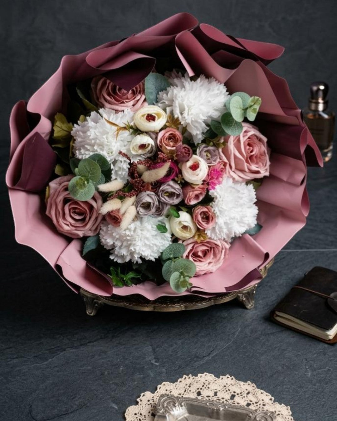Matte Rose: Bir Şehir Masalı Grand Bouquet