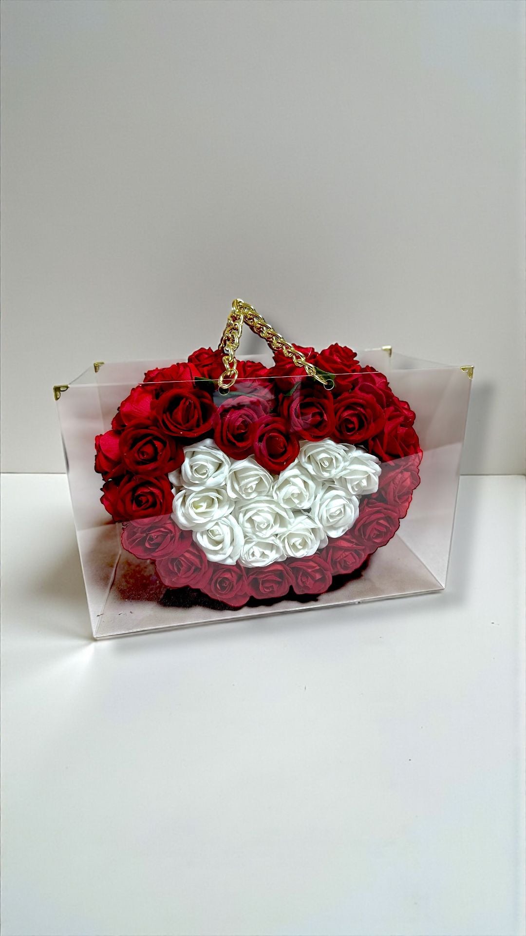 Royal Amour – Çanta Tasarımlı Gül Aranjmanı