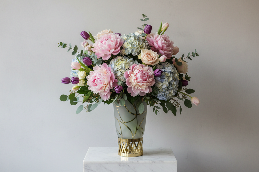 daha farklı vazo ve çiçek tasarımı olsun hediyelik olacak