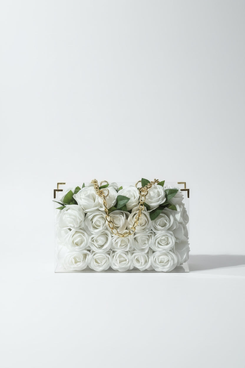 Pure Elegance – Beyaz Gül Çanta Tasarımı